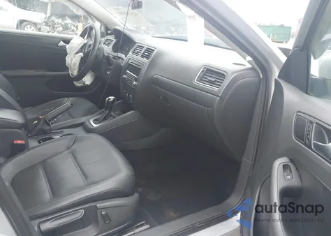 2014 Volkswagen Jetta 1.8T Se из США, поврежденный, VIN 3VWD17AJXEM240334